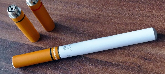 Nuo kovo 1 d. keičiasi akcizų tarifai, apmokestinamas elektroninių cigarečių skystis