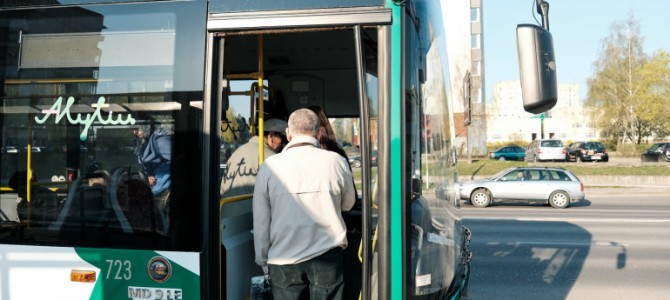 Tarptautinė pagyvenusių žmonių diena: senjorai Alytaus miesto viešuoju transportu važiuos už 1 euro centą!